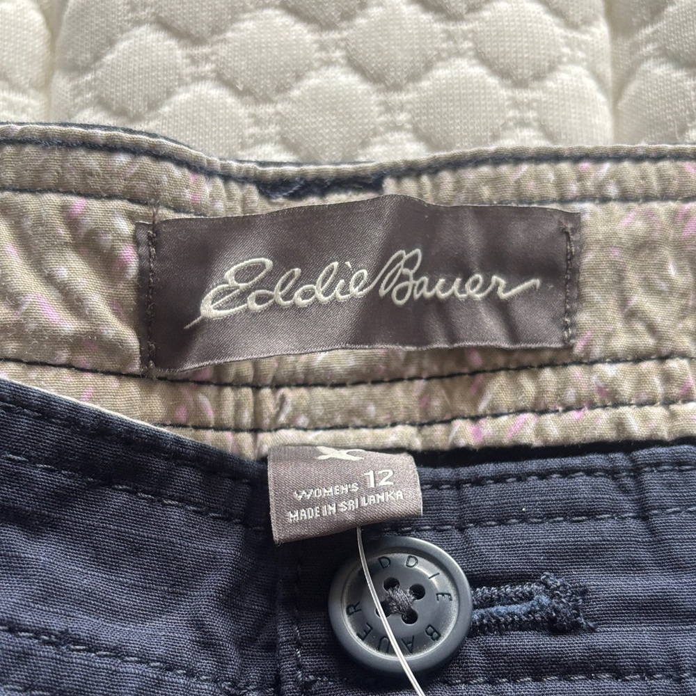 Eddie Bauer Dark Blue Women's Cargo Shorts - Picture 2 of 3